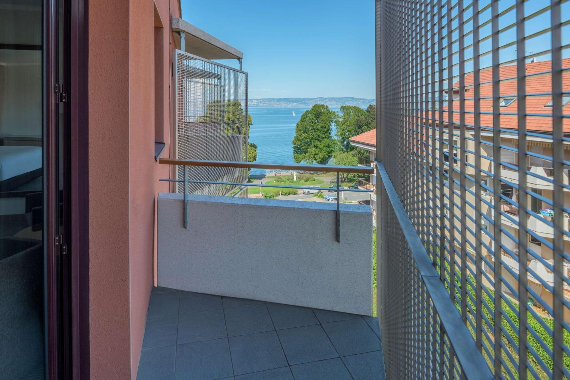 Hilton Evian Les Bains Hotel Exterior photo