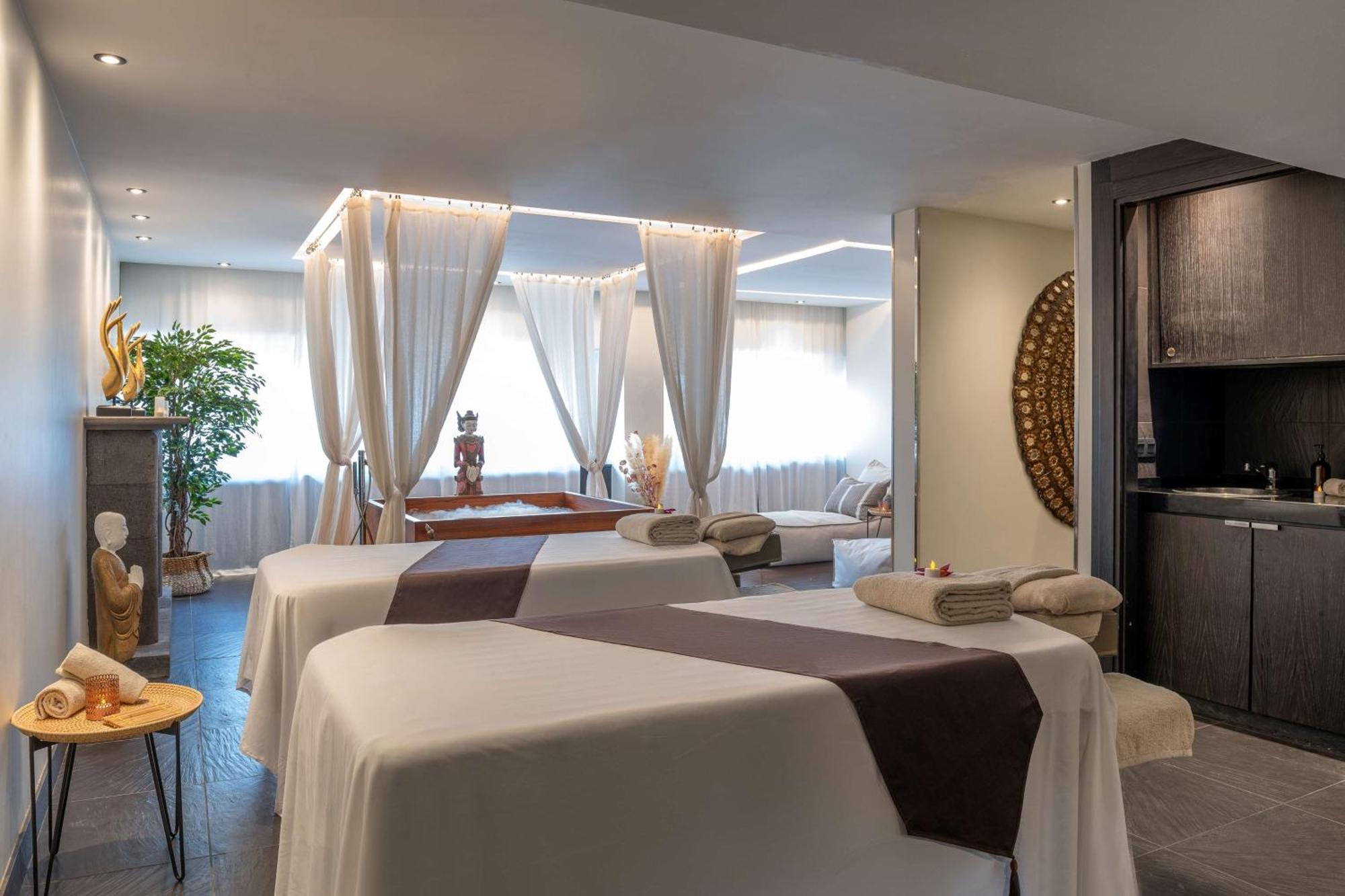 Hilton Evian Les Bains Hotel Exterior photo